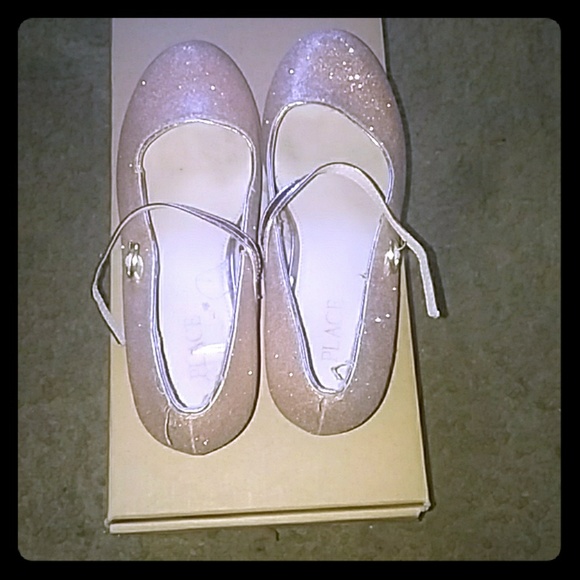 Gold Metallic Toe Shoes - Picture 1 of 3